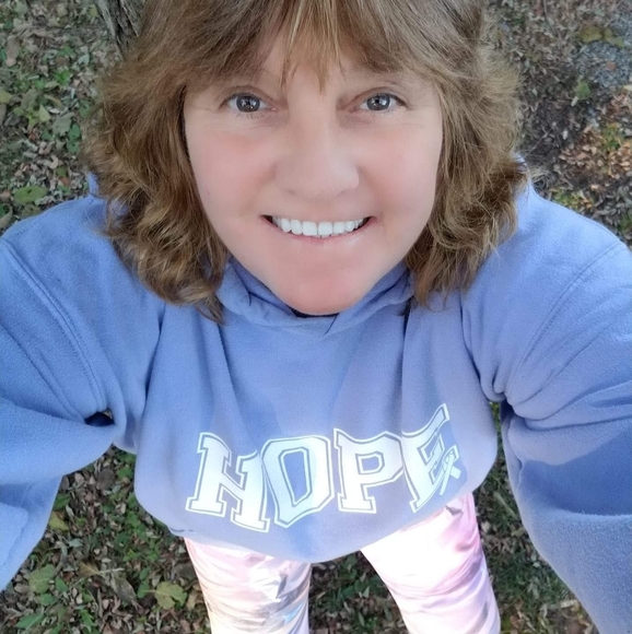 Meet your Posher, Bev - Picture 1 of 1